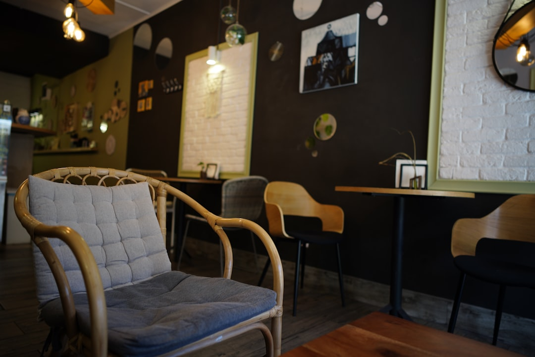 市场诚信的餐饮桌椅制造厂哪家靠谱