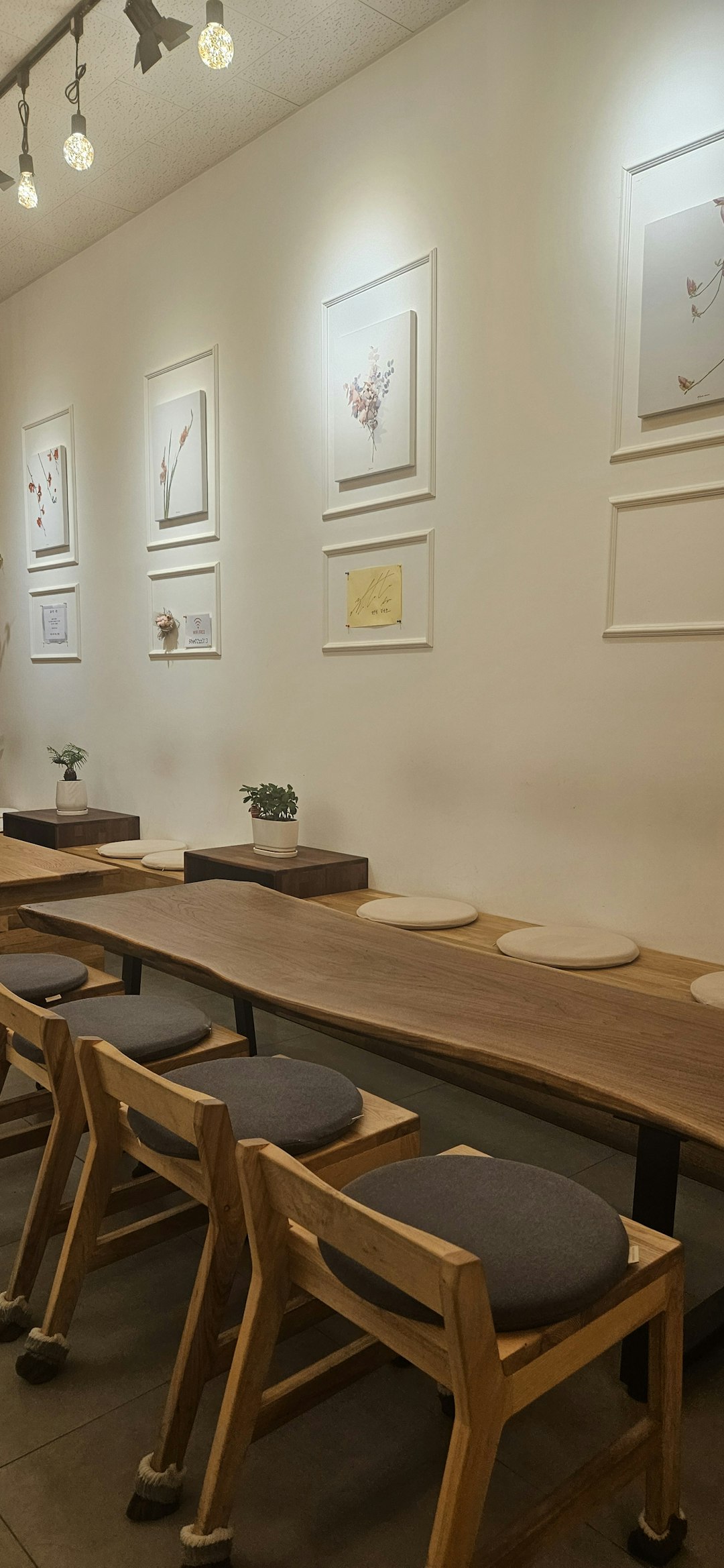 市场专业的餐饮桌椅供货商哪家强？