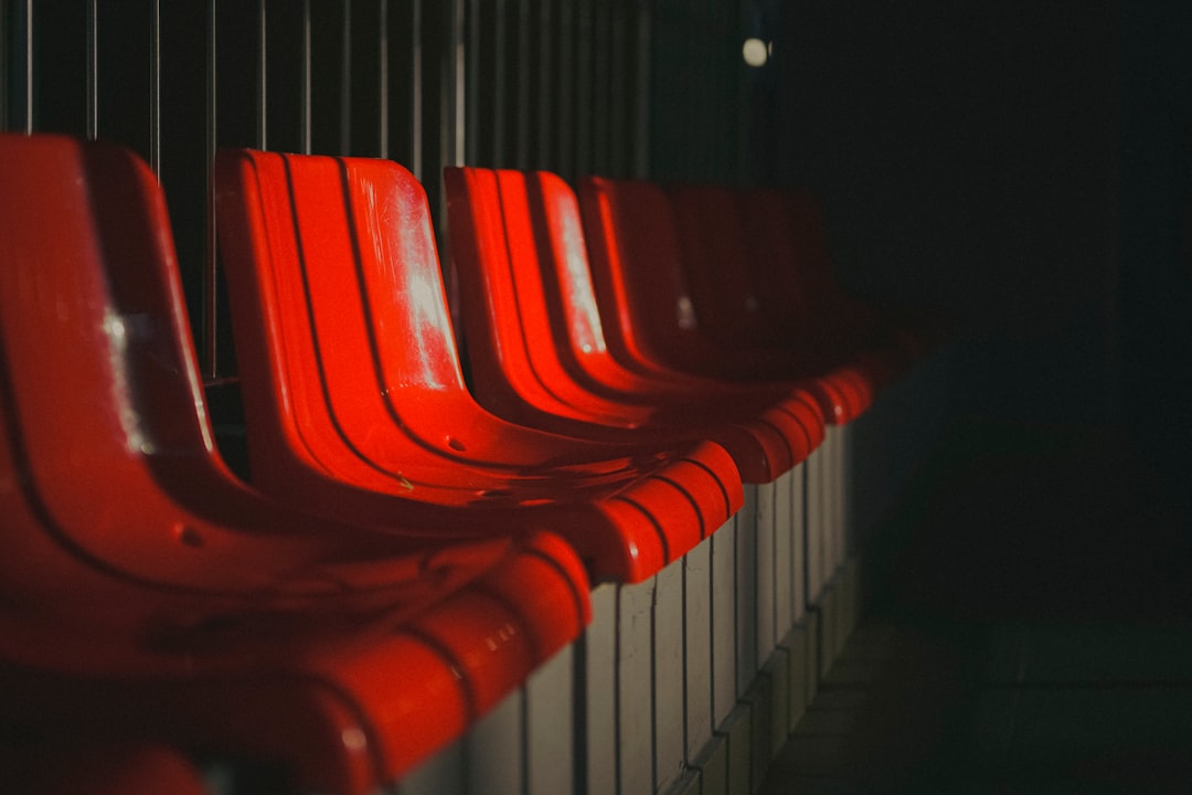 市场诚信的餐饮桌椅源头厂家怎么联系？