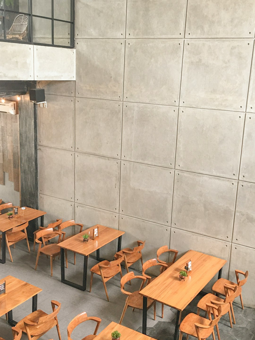 目前诚信的餐饮桌椅生产厂家哪家可靠