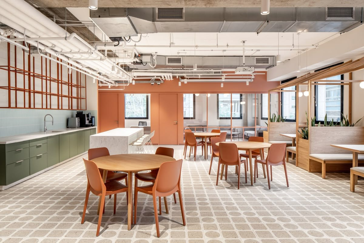 目前售后完善的餐饮桌椅公司选哪家？