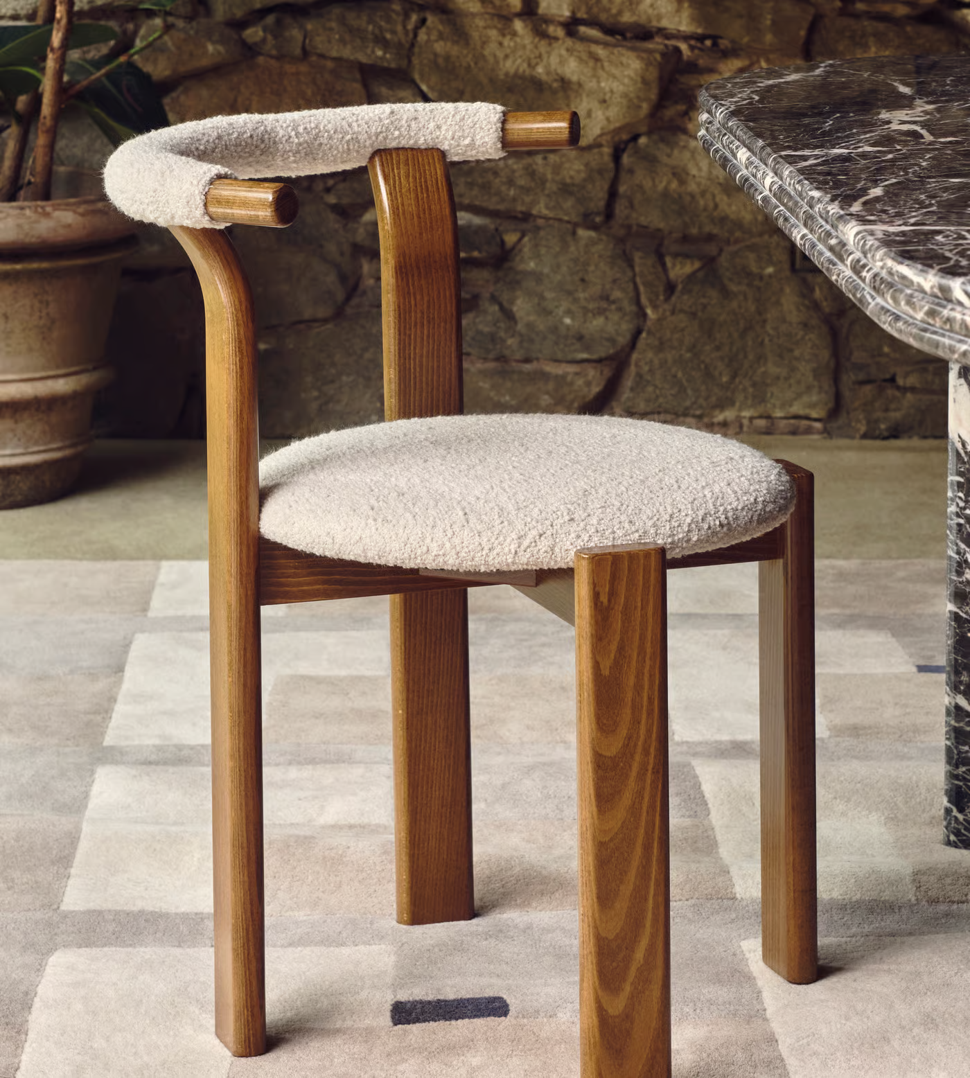 市场有实力的餐饮桌椅供应商哪家可靠