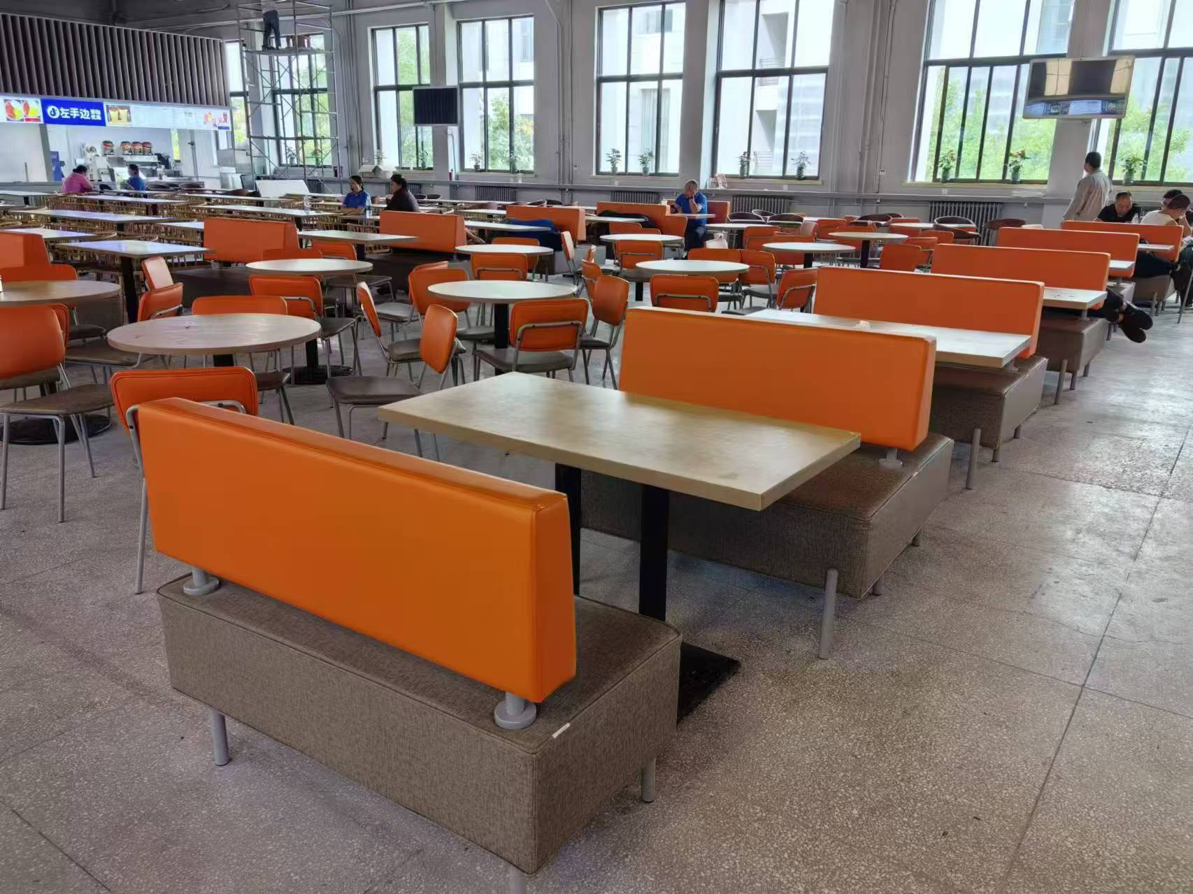 目前质量好的餐饮桌椅厂家怎么联系？