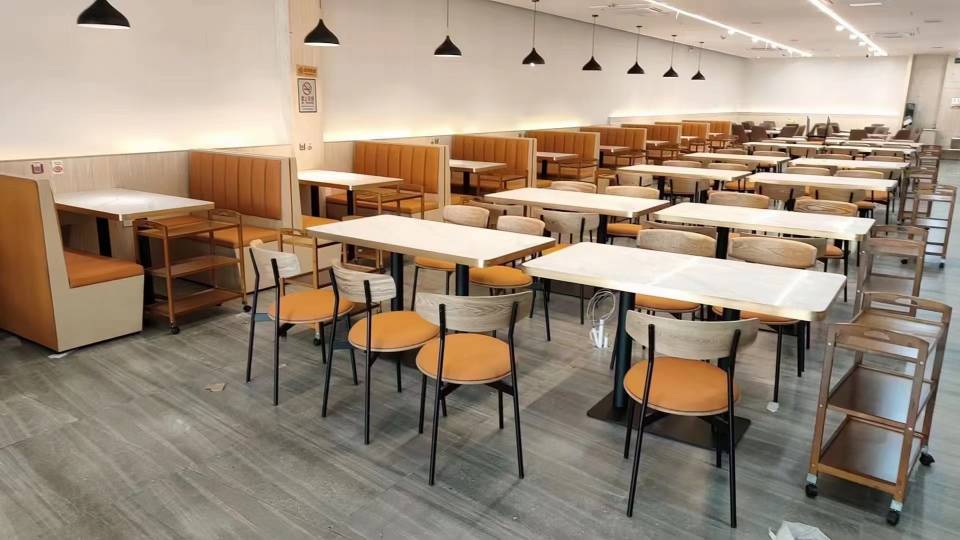 市场热门的餐饮桌椅源头厂家哪家靠谱