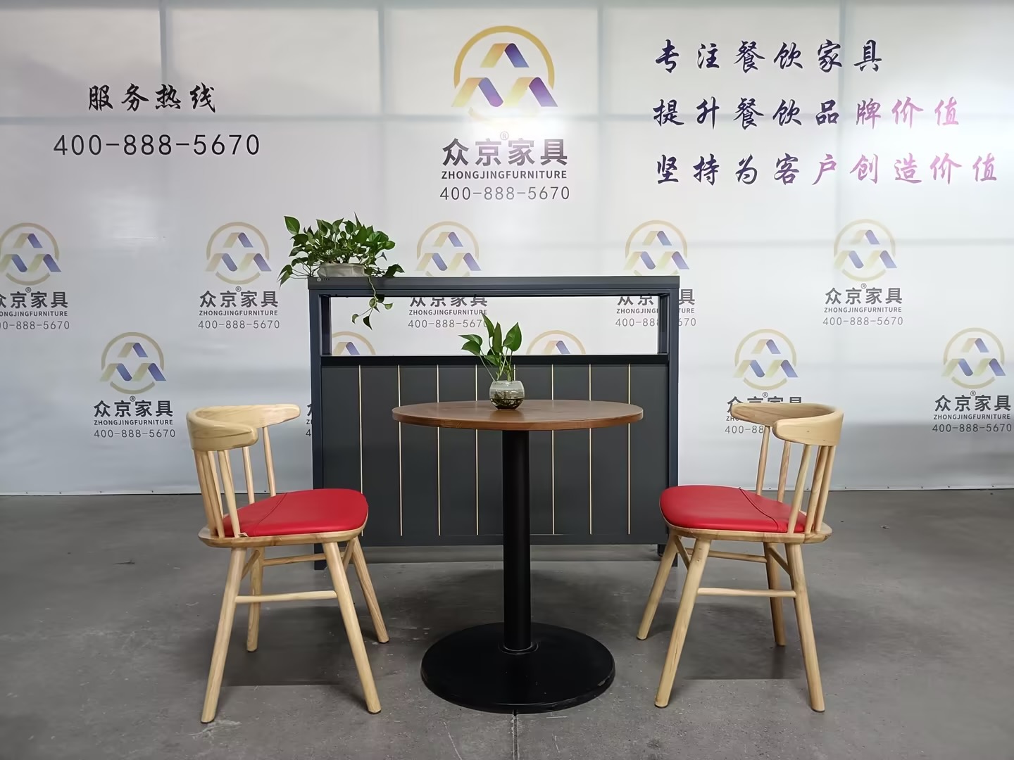 目前诚信的餐饮桌椅供应商哪家可靠